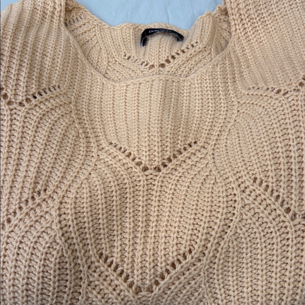 Newport Peach-Cream Knit Sweater . - Picture 5 of 5